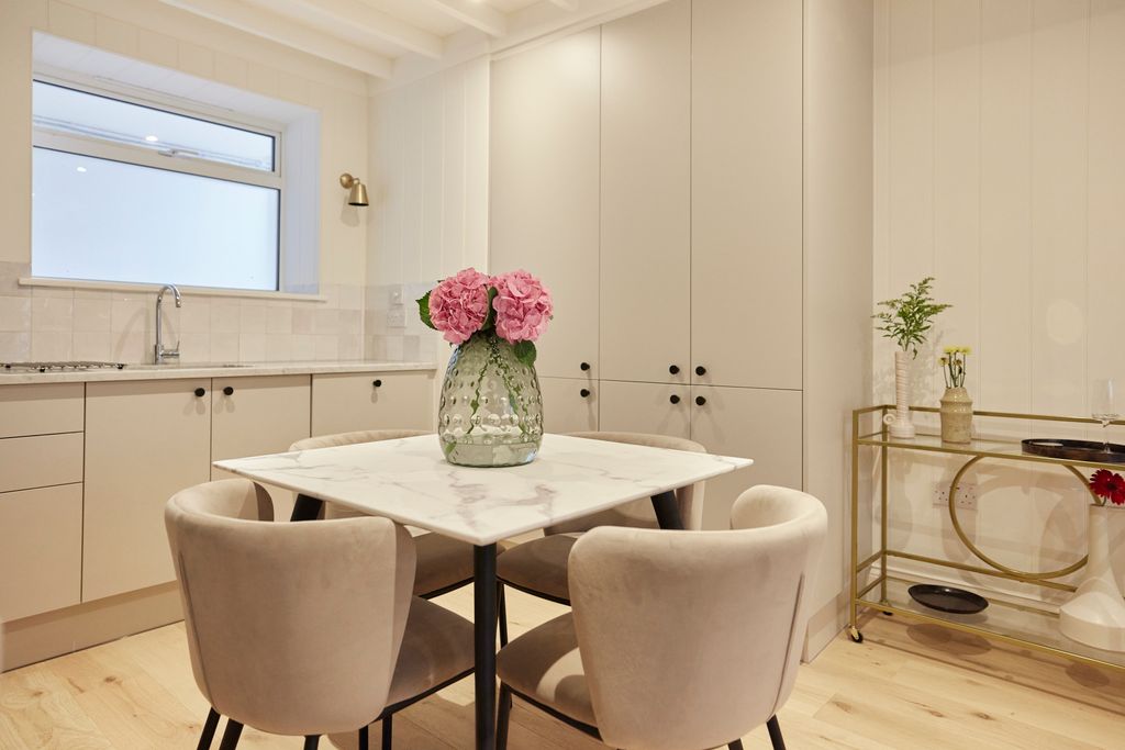 Property photo 3 of 7 Lillie Road_035.Jpg