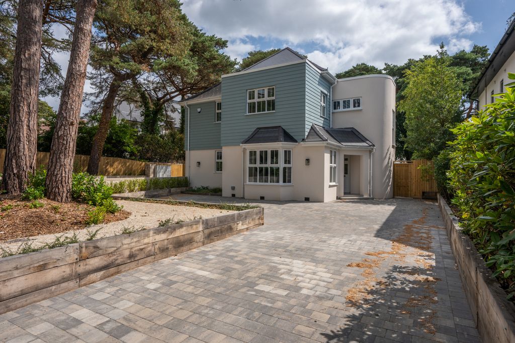 Property photo 1 of 37 Picture No. 55