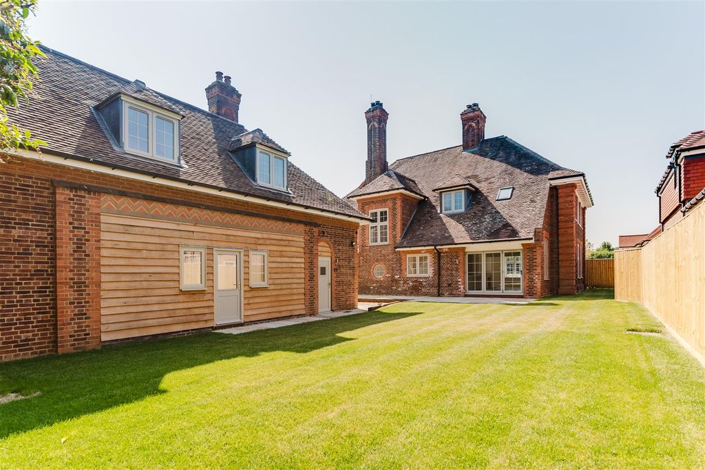 Property photo 1 of 48
