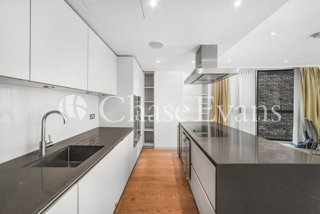Property photo 2 of 14 Kitchen