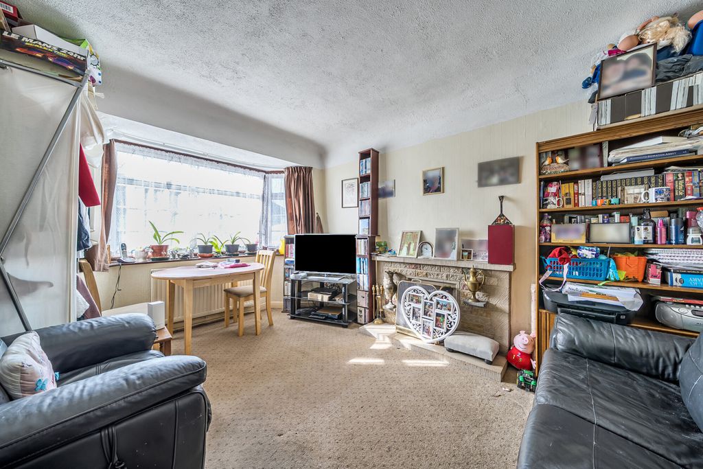 Property photo 3 of 20 1349933-4-68c2925...