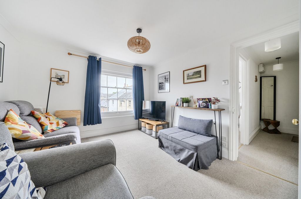 Property photo 2 of 10 1477585-12-6A2Ac0...