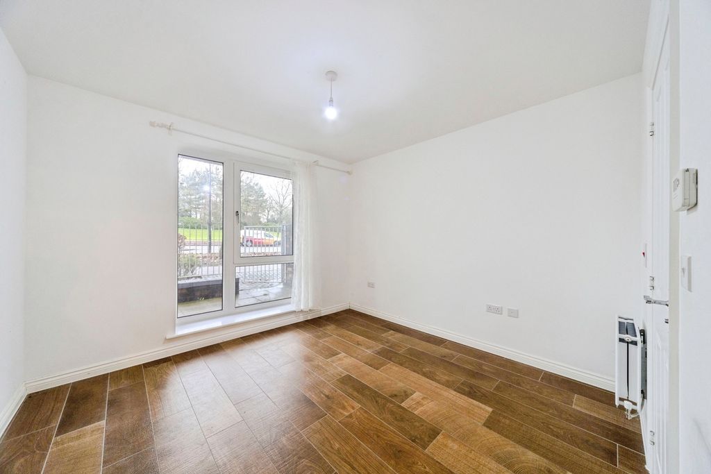 Property photo 3 of 20 Pbox-Img.Jpg