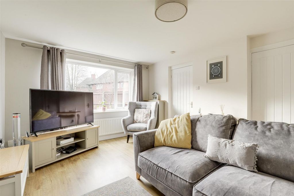 Property photo 2 of 24