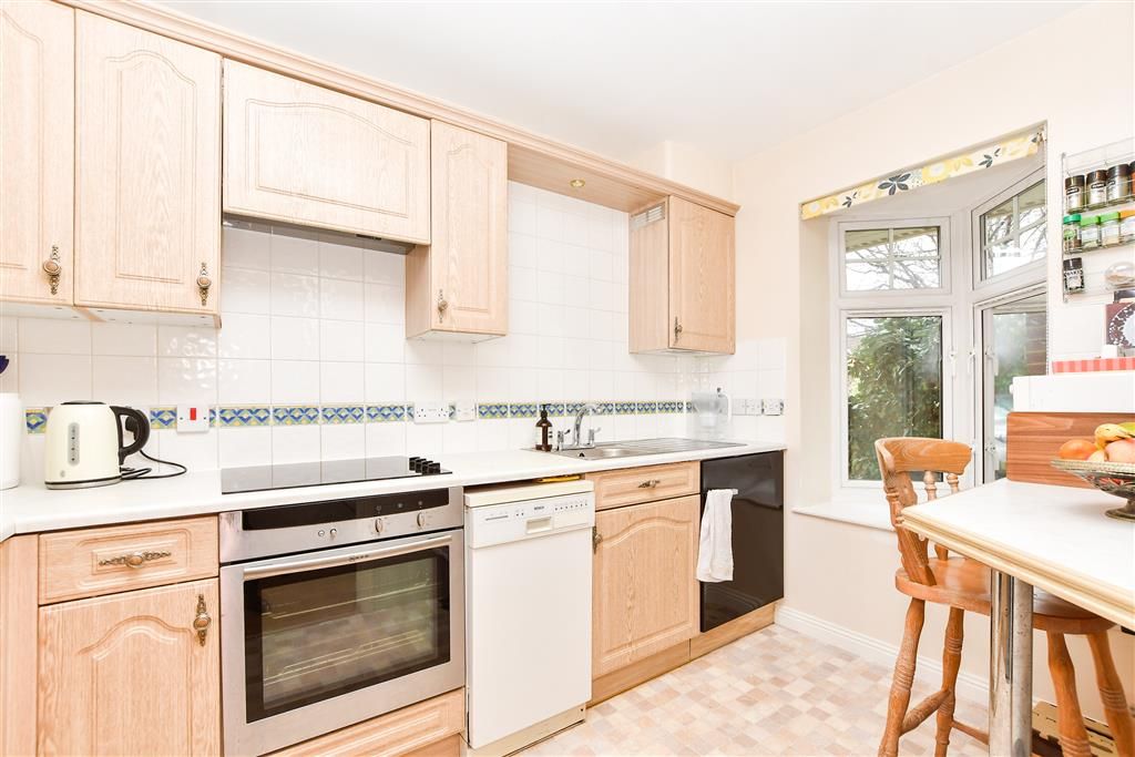 Property photo 3 of 12 Kitchen