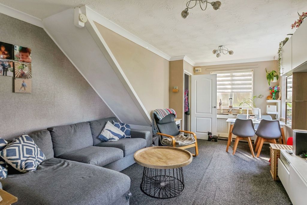 Property photo 2 of 19 Pbox-Img.Jpg