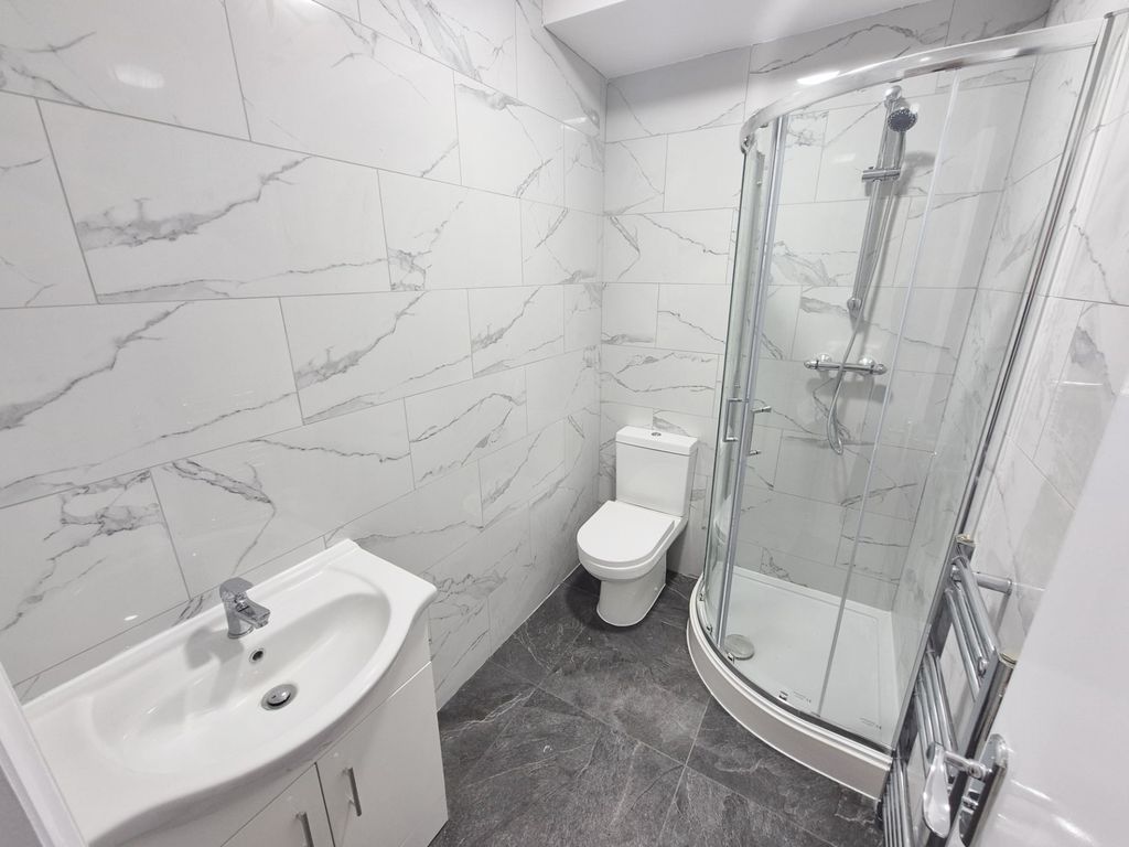 Property photo 3 of 11 Photo 5