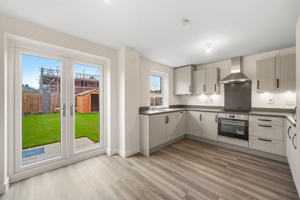 Property photo 2 of 16 Picture No. 33