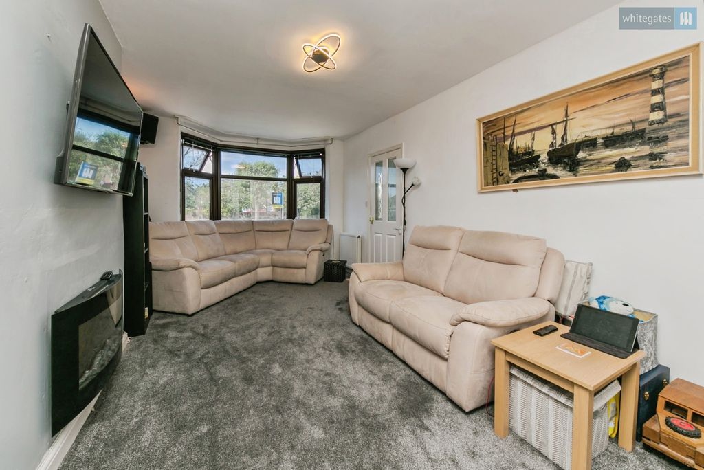 Property photo 3 of 18 Pbox-Img.Jpg