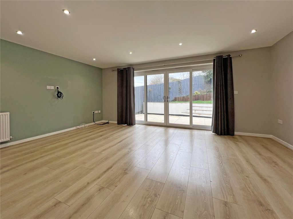 Property photo 3 of 16 Picture No. 04