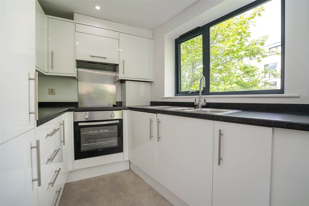 Property photo 3 of 14 Kitchen