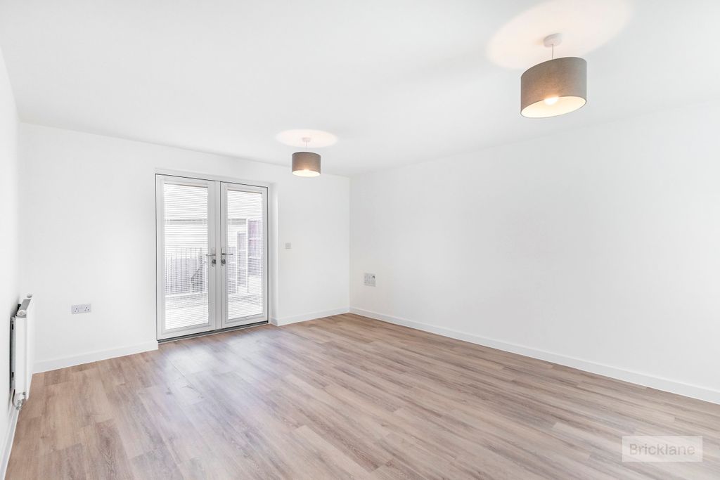 Property photo 3 of 13 Image