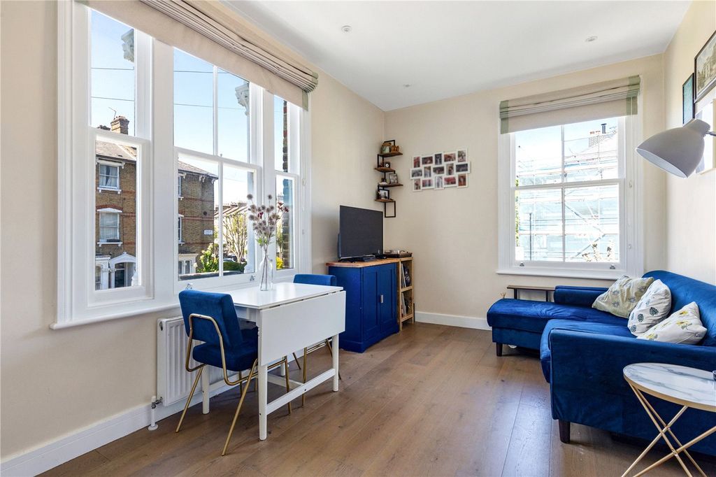 Property photo 2 of 12 Picture No. 23