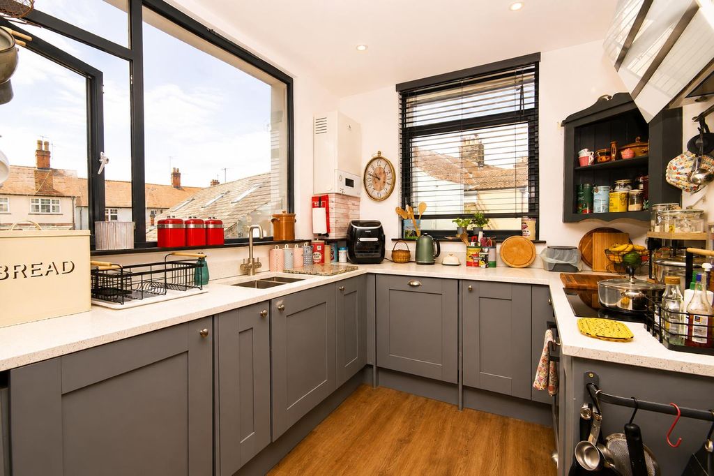 Property photo 2 of 15 F5E64c2B-7312-43B0-9E2A-Bc7Bb225E6E1.Png