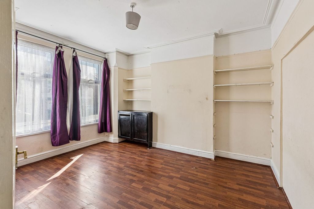 Property photo 2 of 22