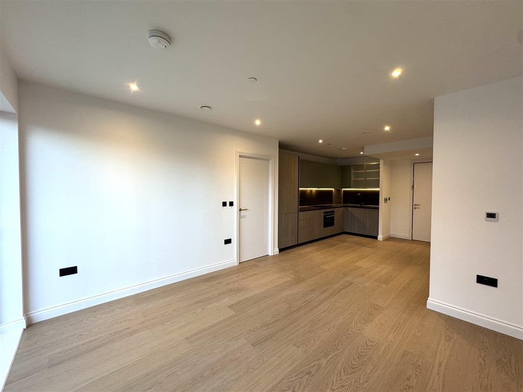 Property photo 3 of 21 Living Room Pic 5.Jpeg