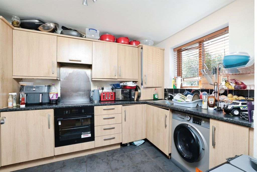 Property photo 3 of 18