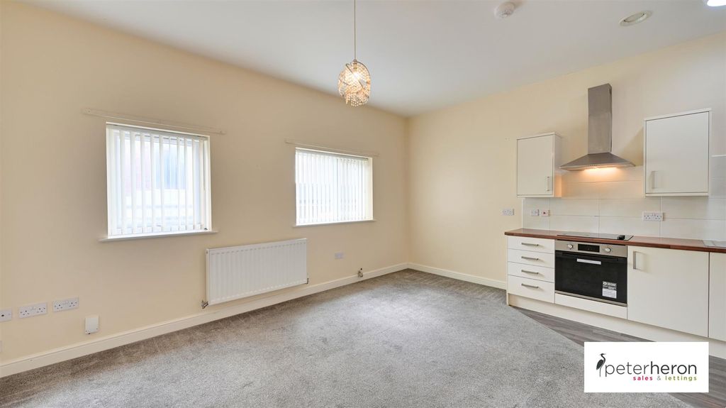 Property photo 3 of 14 Open Plan Lounge And Kitchen