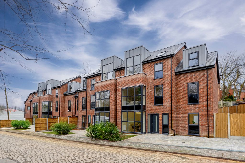 Property photo 1 of 34