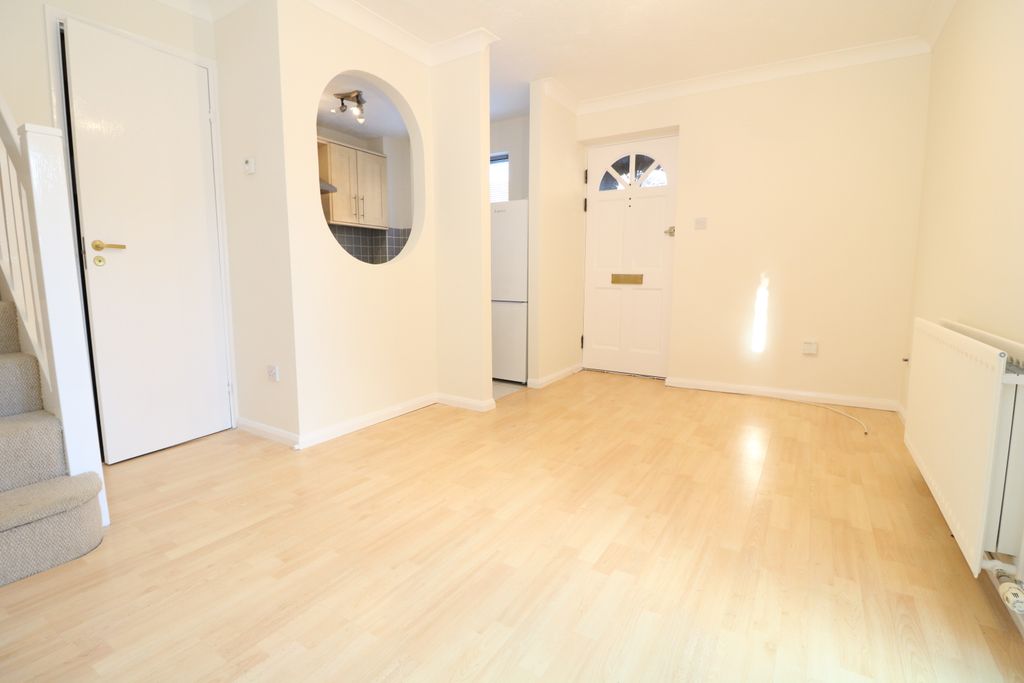 Property photo 2 of 8
