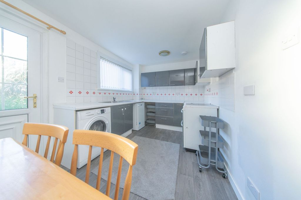 Property photo 3 of 23 Kitchen/Diner