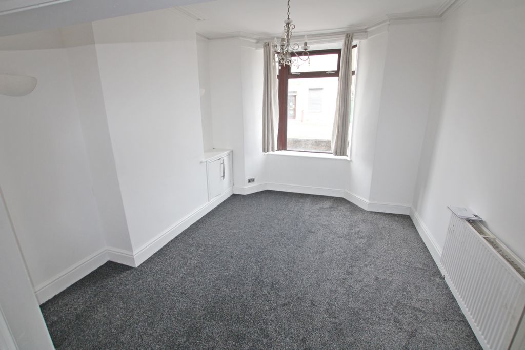 Property photo 2 of 8 2