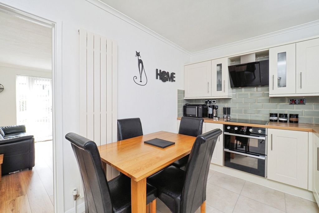 Property photo 2 of 17 Kitchen