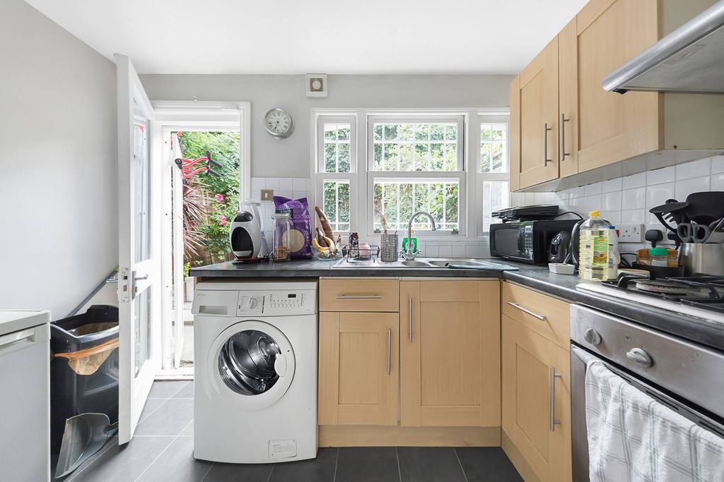 Property photo 3 of 6