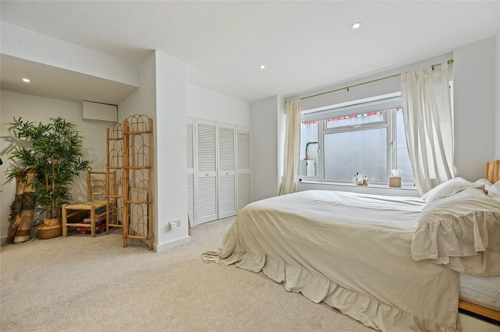 Property photo 2 of 10 Picture No. 02