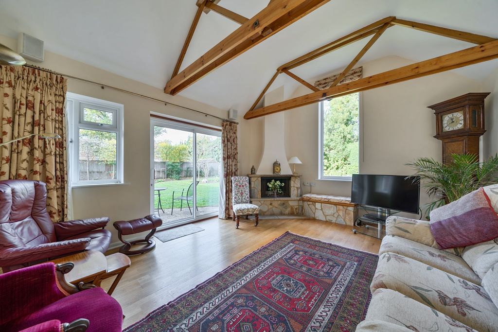 Property photo 2 of 24 Picture No. 25