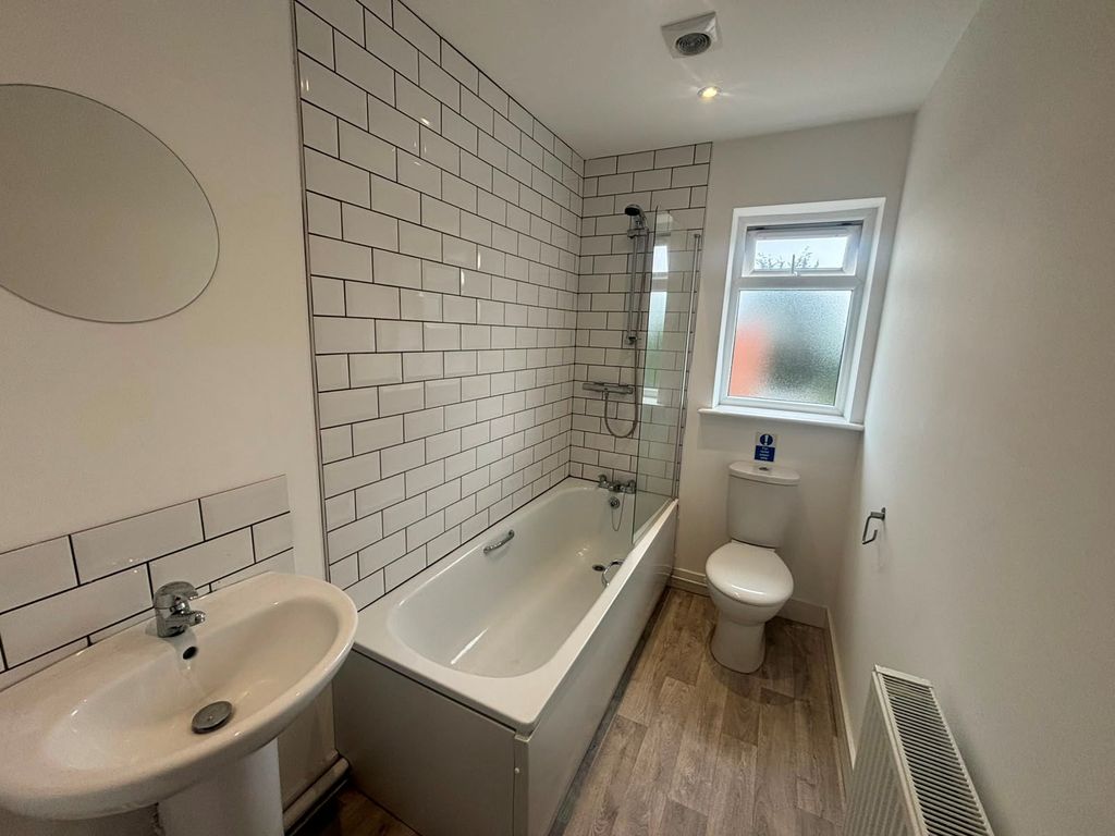 Property photo 3 of 3
