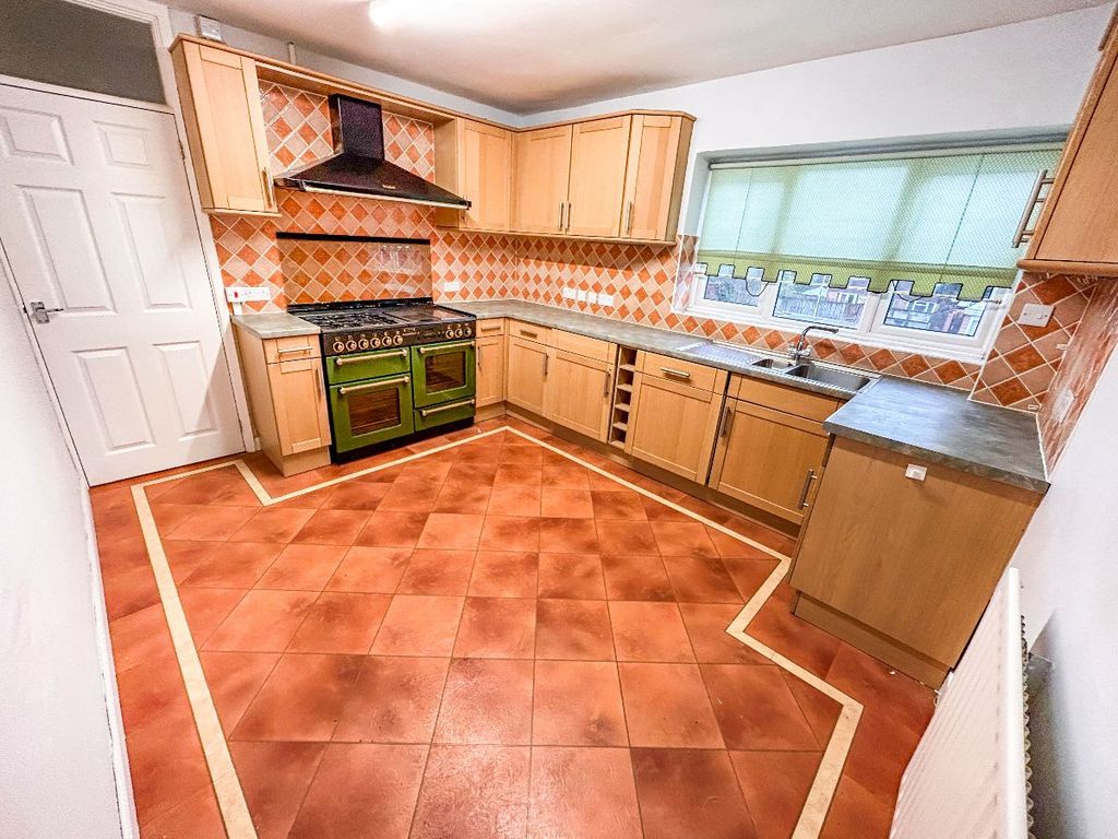 Property photo 2 of 13 Kitchen