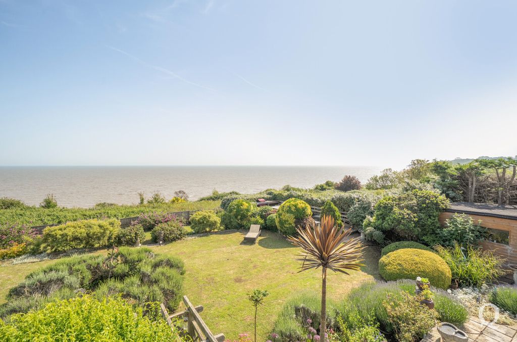 Property photo 2 of 36 93E39864-7c82-424...