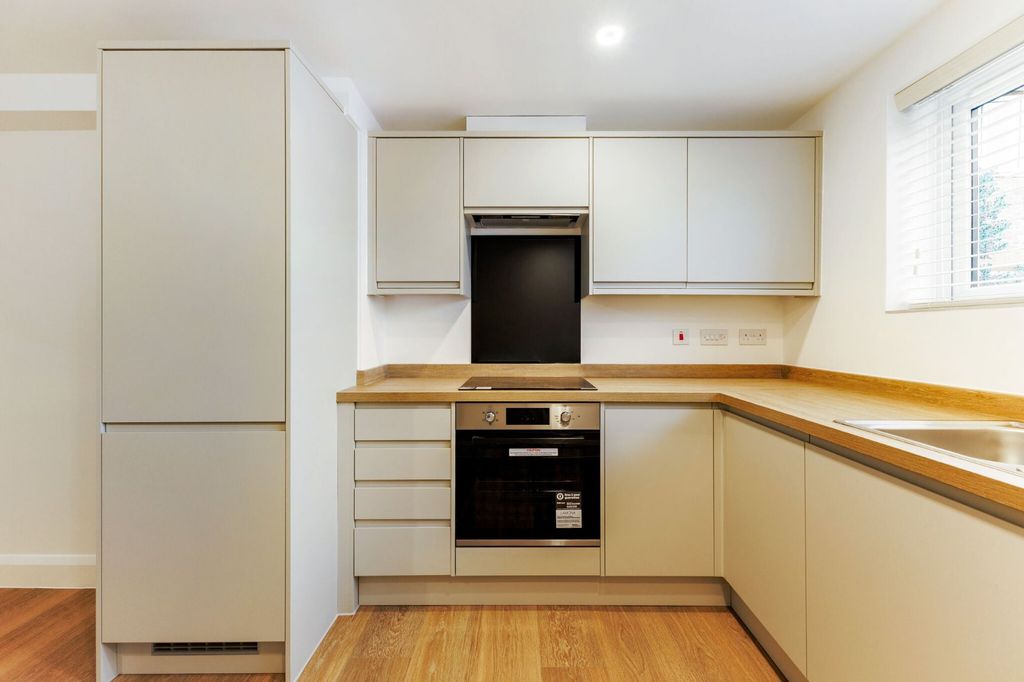 Property photo 1 of 10 Picture No. 02