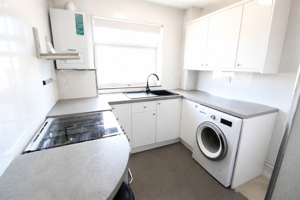 Property photo 2 of 7 5238172