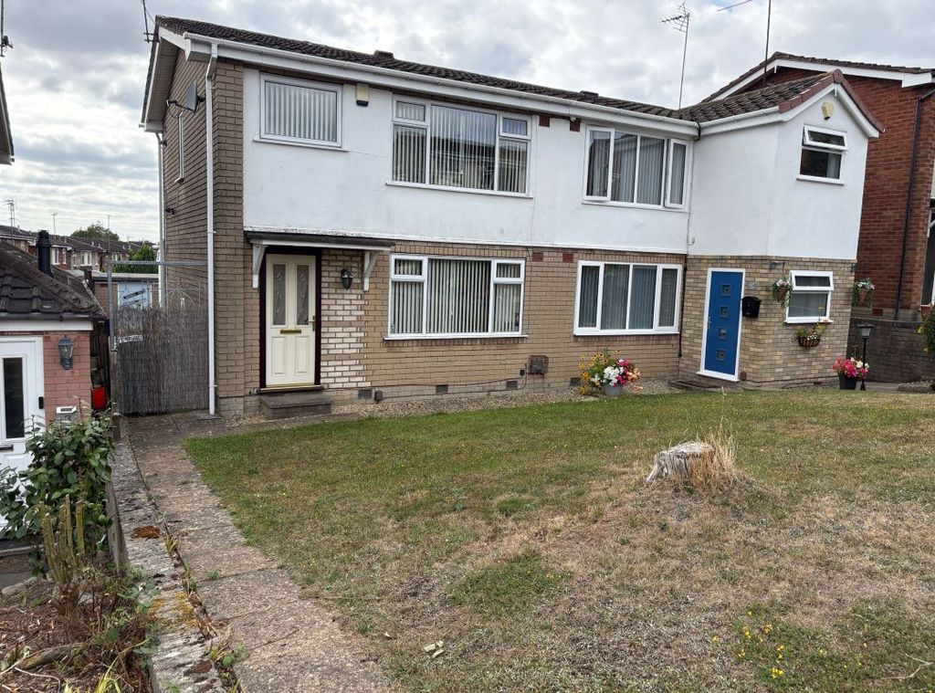 Property photo 2 of 3 5 Brambling Walk