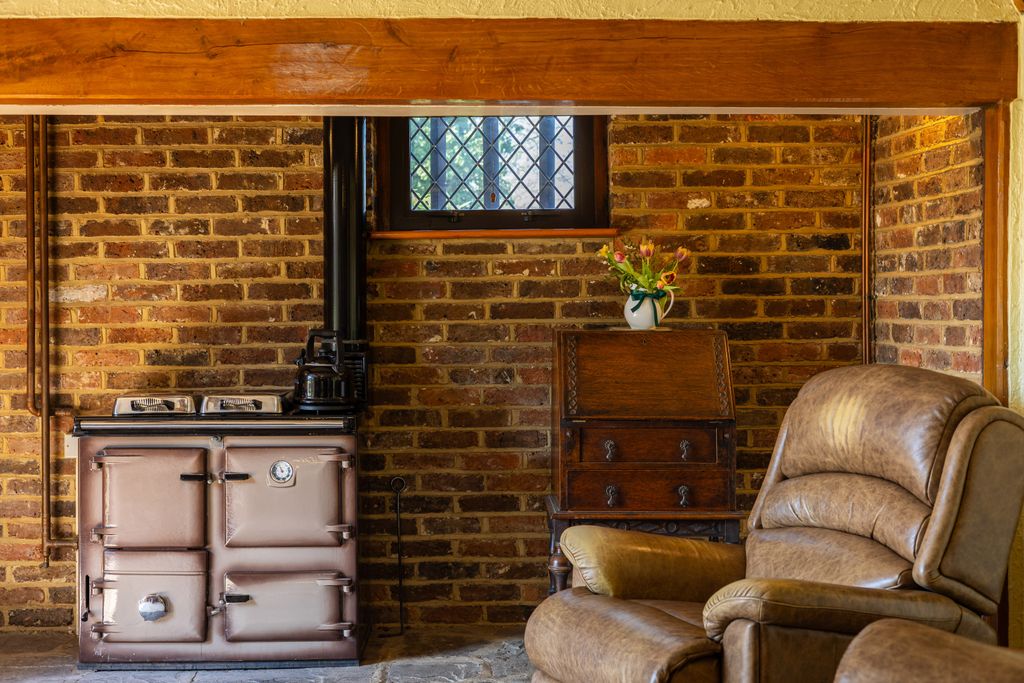 Property photo 2 of 34