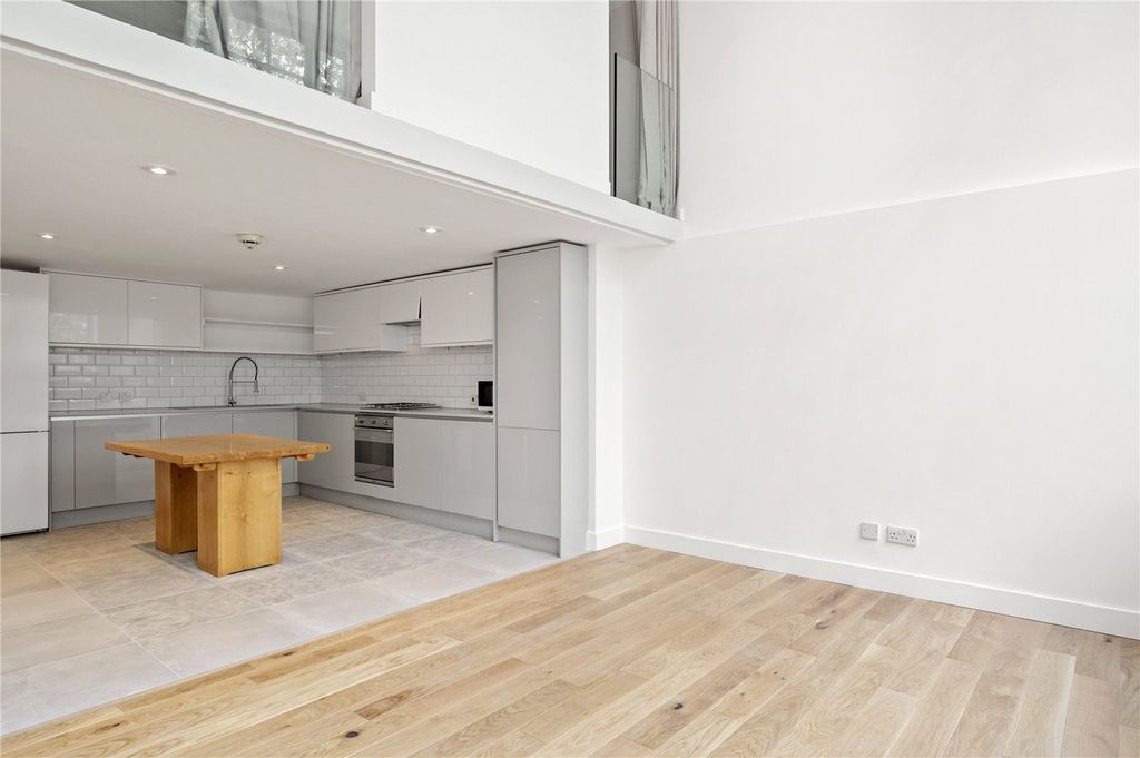 Property photo 3 of 16 Kitchen Diner