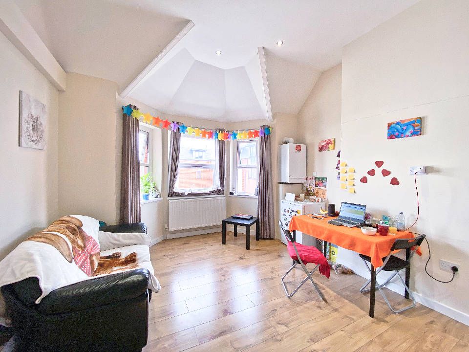 Property photo 2 of 9 2