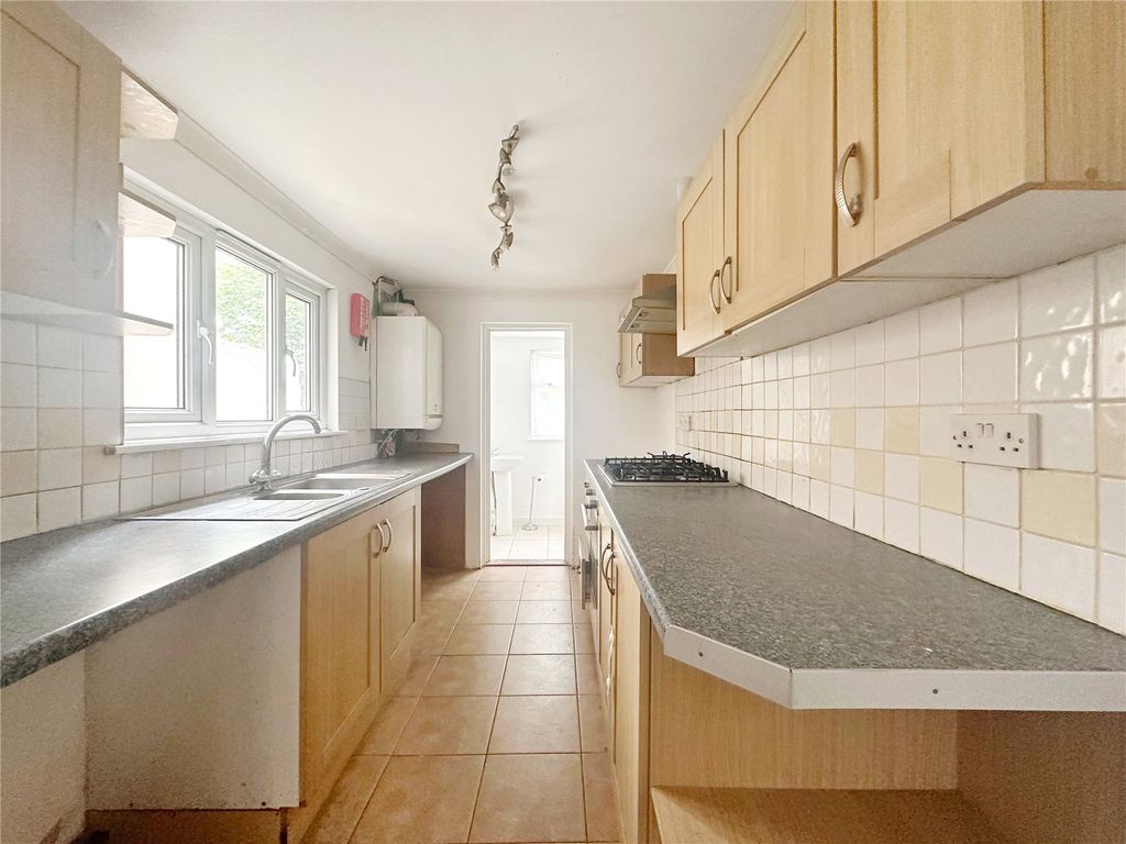 Property photo 2 of 9 Kitchen