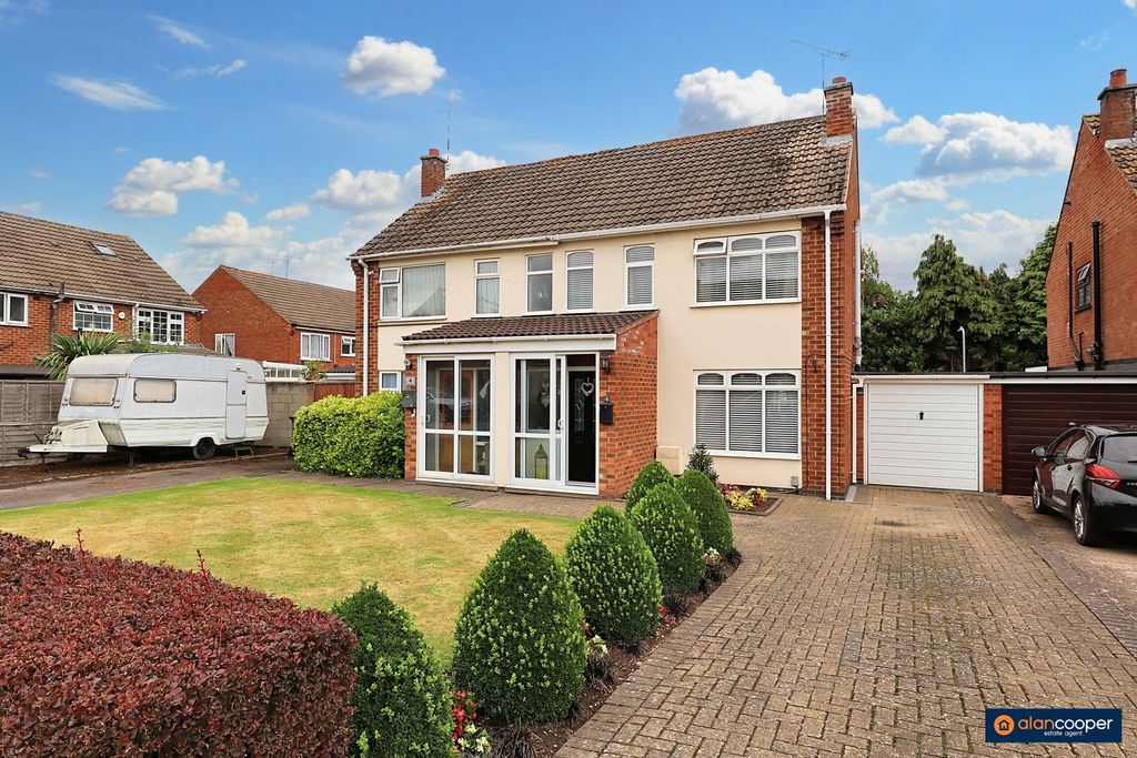 Property photo 1 of 30 4377381