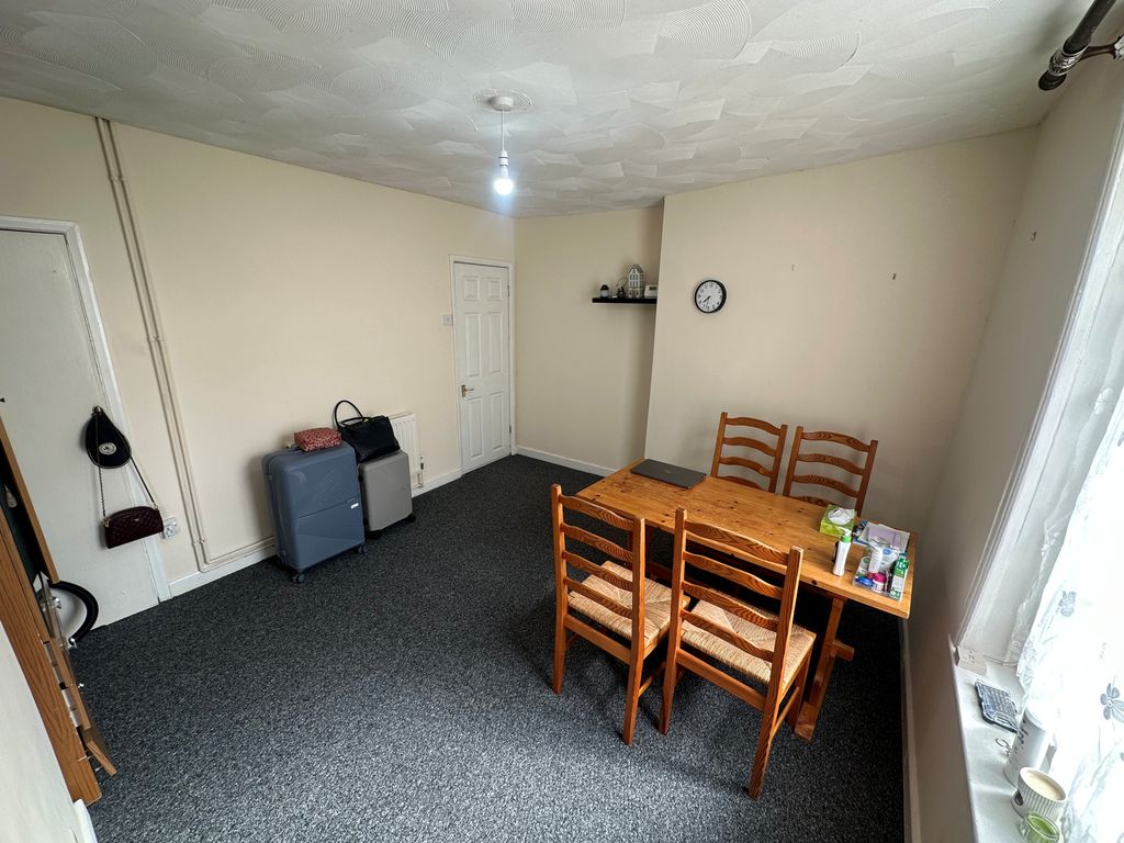Property photo 3 of 9 Dining Room