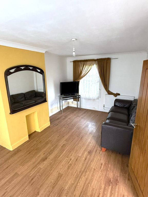 Property photo 3 of 8