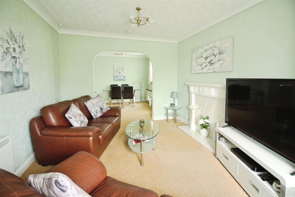 Property photo 3 of 12 Living Room