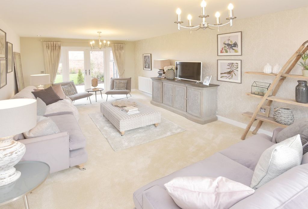 Property photo 2 of 10 Henley Lounge