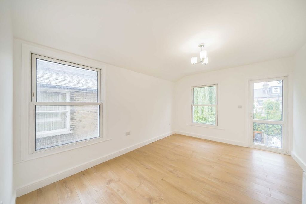 Property photo 3 of 4