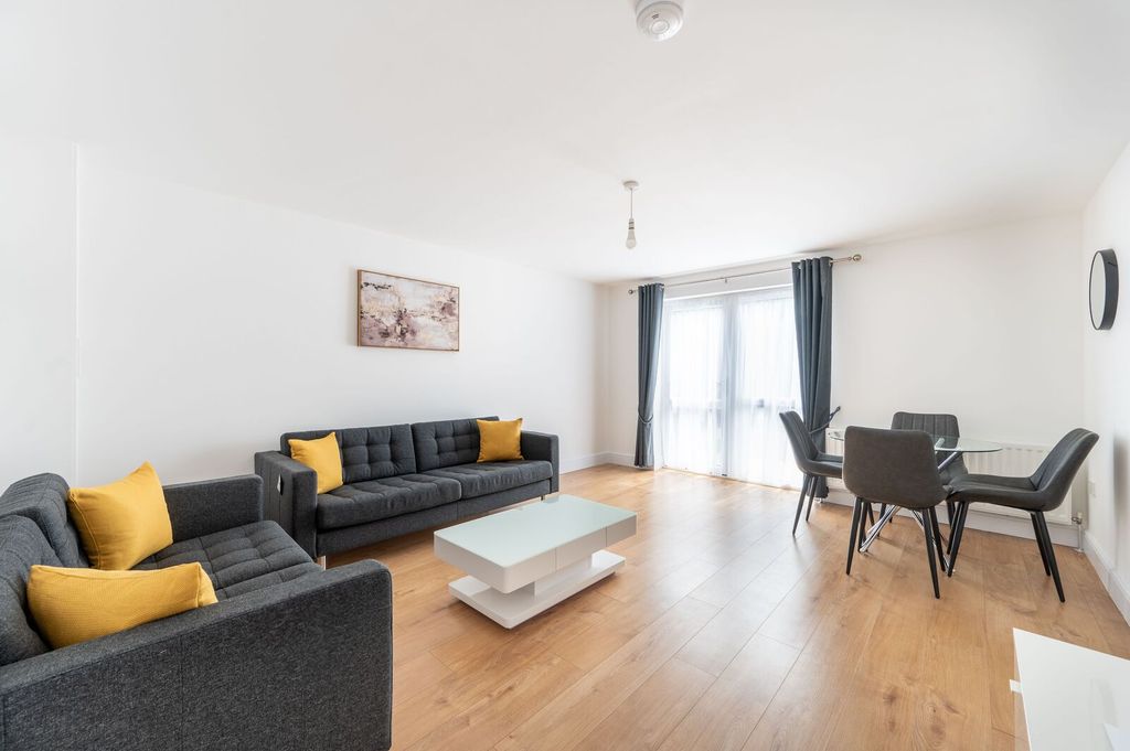 Property photo 1 of 11