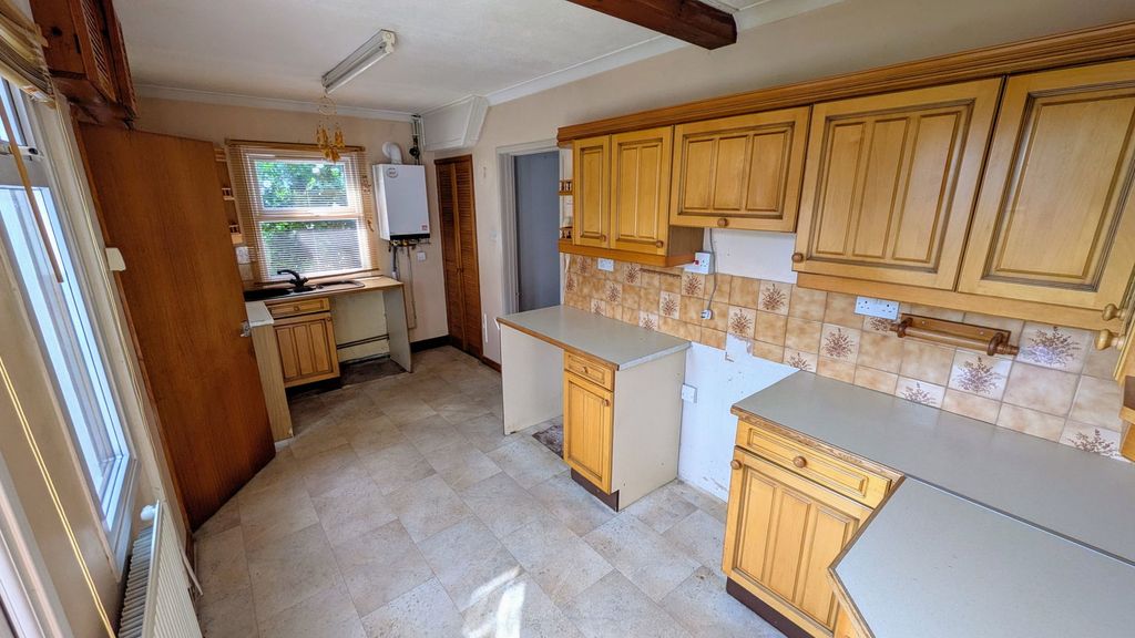 Property photo 3 of 8