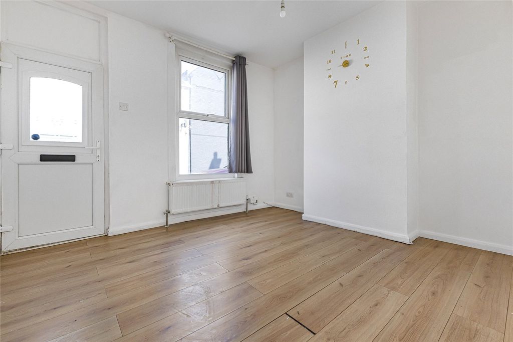 Property photo 2 of 12 Picture No. 04