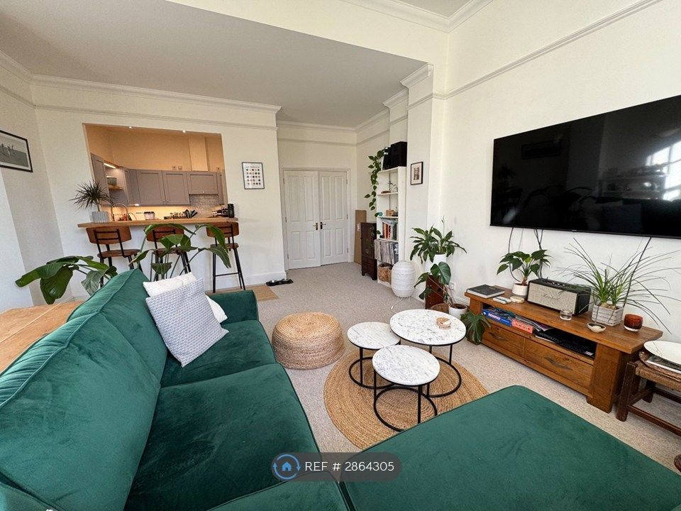 Property photo 3 of 13 Living